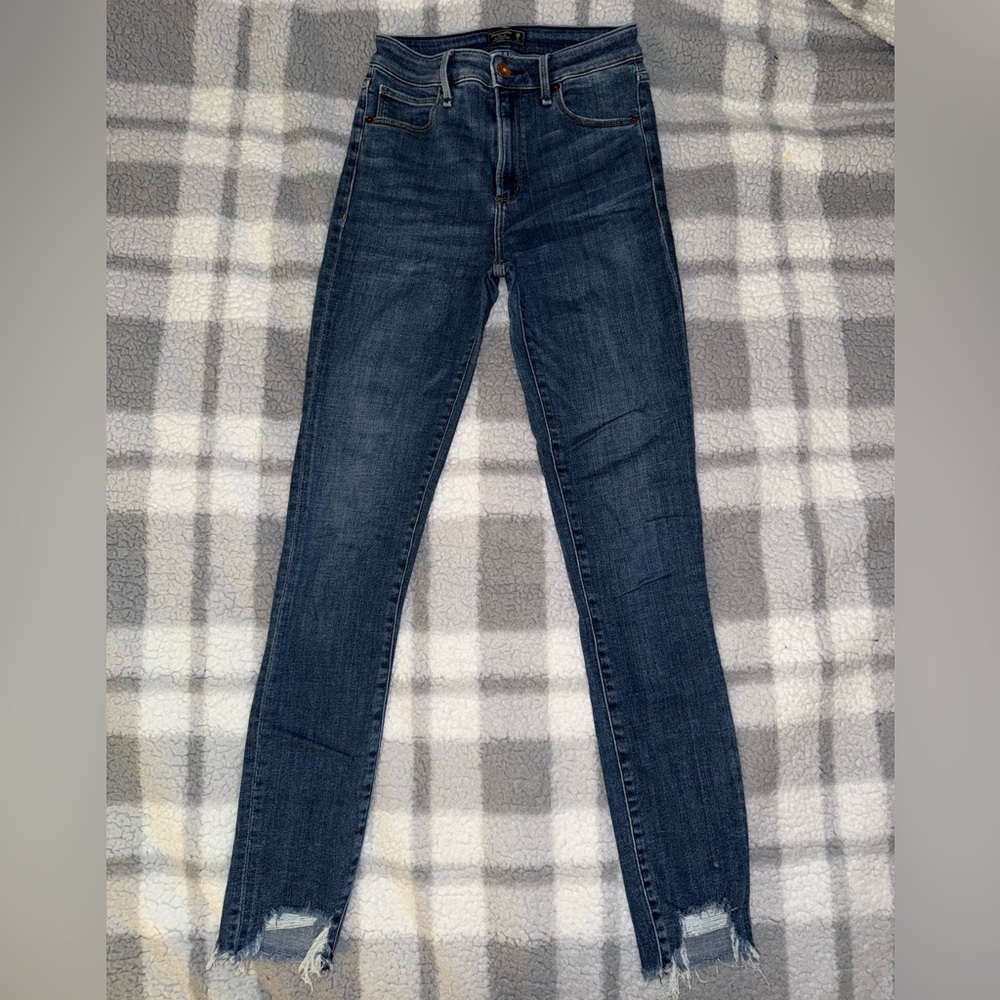 Abercrombie & Fitch Simone High Rise Ankle Jean